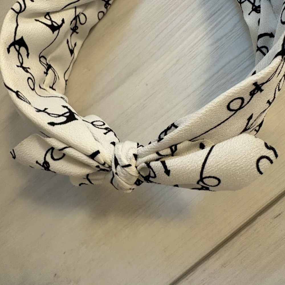 Stylish White and Black Headband